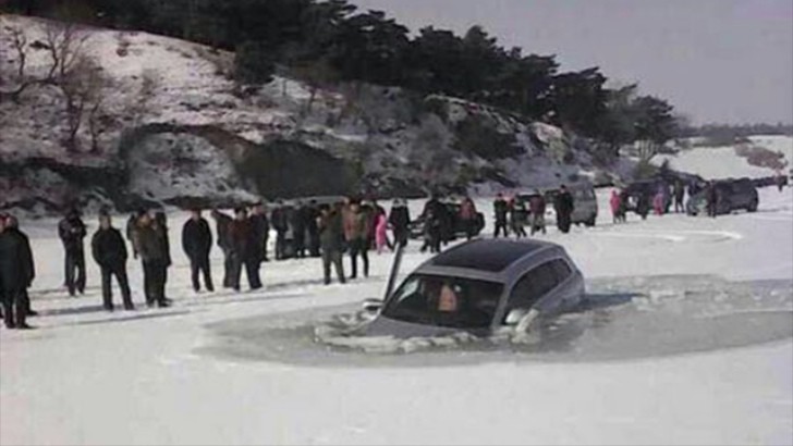 passenger-barely-escaped-out-of-sinking-audi-q7-after-the-thin-ice-broke-91896-7